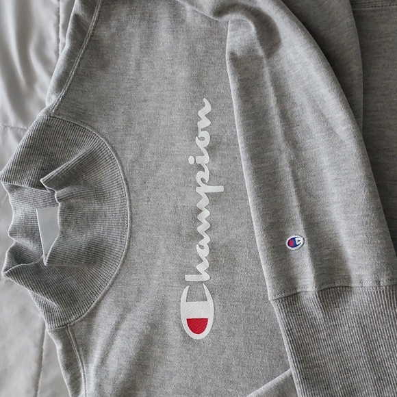 Champion Tops - Champion mock neck sweatshirt gray size Small ❄️ reverse weave